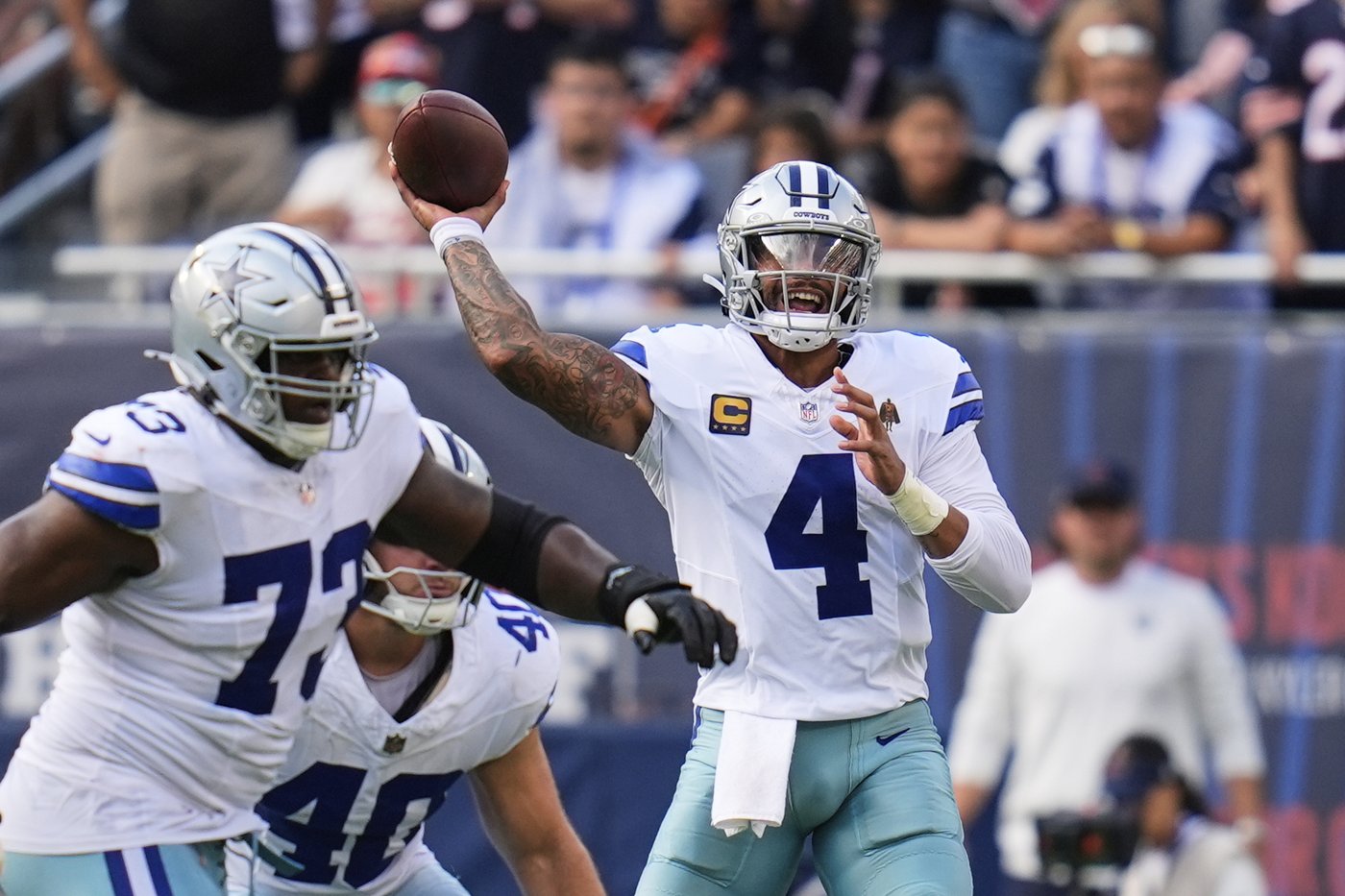 Caleb Williams ties career high with 4 TD passes, Ben Johnson gets 1st win as Bears beat Cowboys | iNFOnews.ca