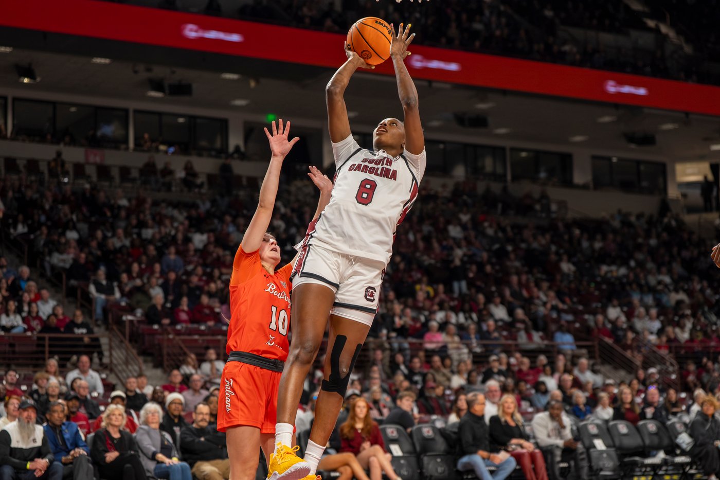 Edwards' 24 points lead No. 2 South Carolina to a 114-47 blowout of Bowling Green | iNFOnews.ca Edwards' 24 points lead No. 2 South Carolina to a 114-47 blowout of Bowling Green | iNFOnews.ca