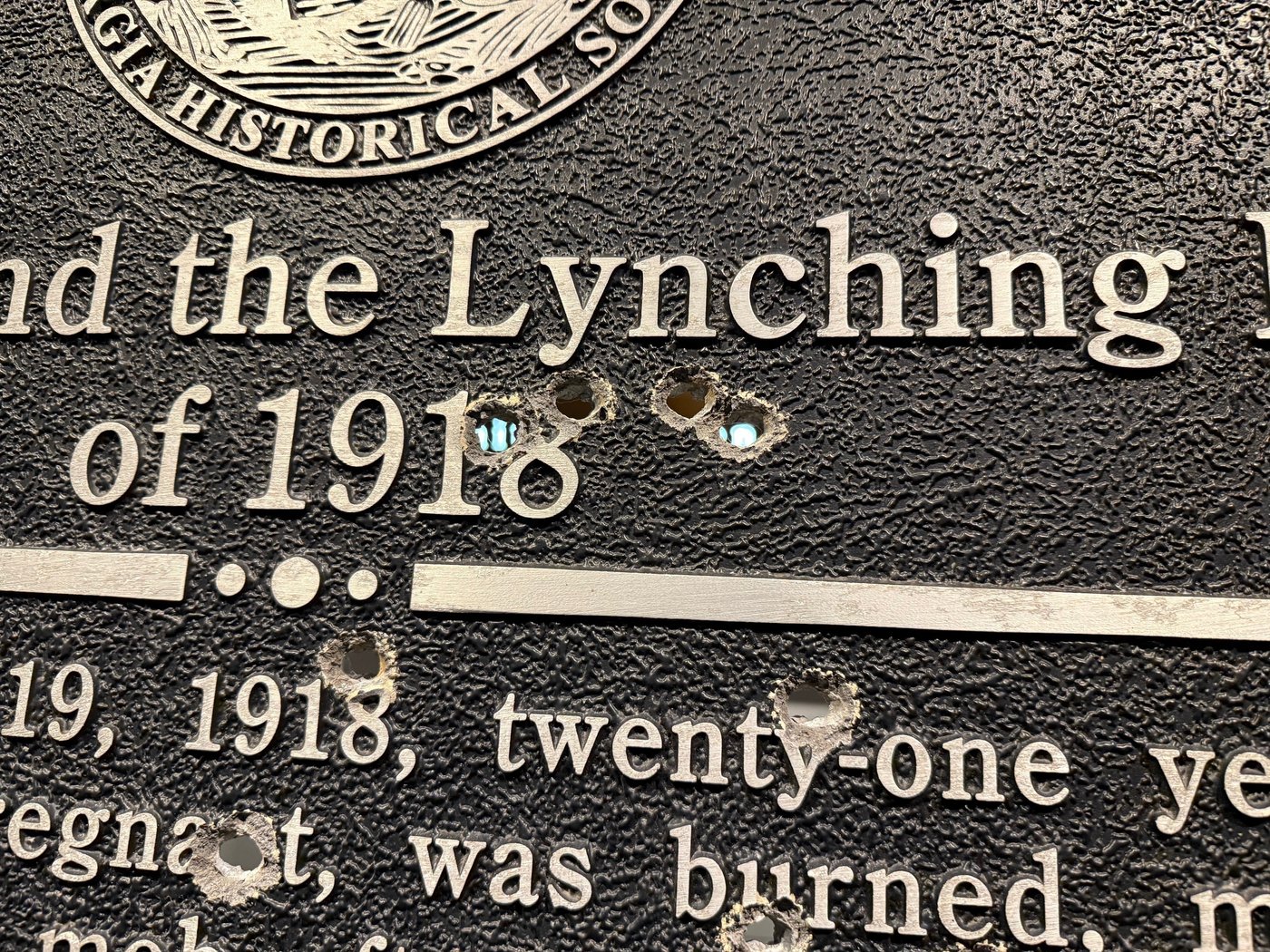 Bullet-pocked marker memorializing 1918 lynching goes on display in Atlanta | iNFOnews.ca Bullet-pocked marker memorializing 1918 lynching goes on display in Atlanta | iNFOnews.ca