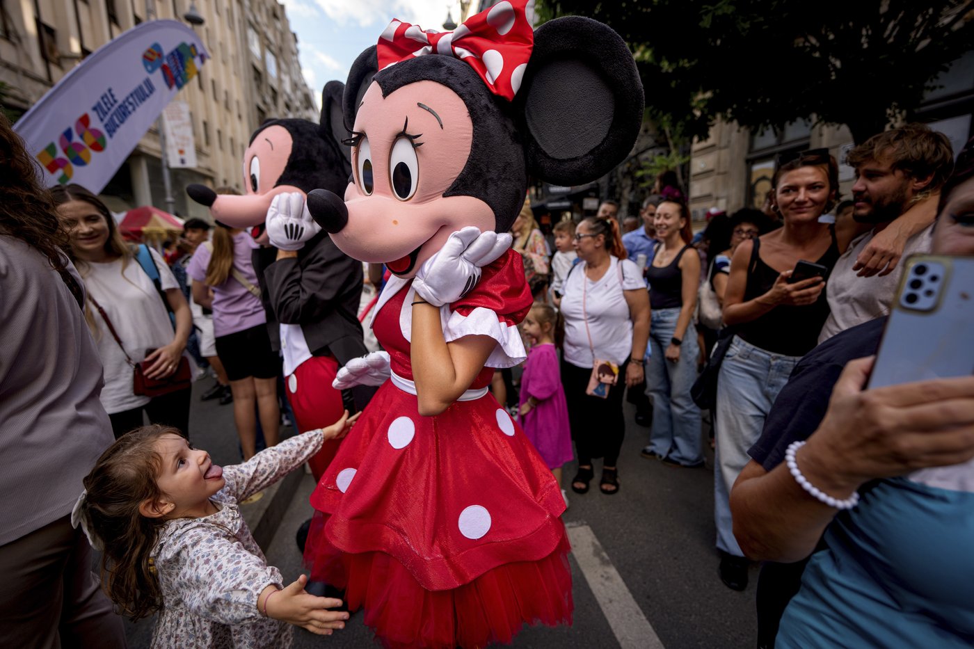 Photo highlights from Bucharest’s 566th anniversary celebration | iNFOnews.ca
