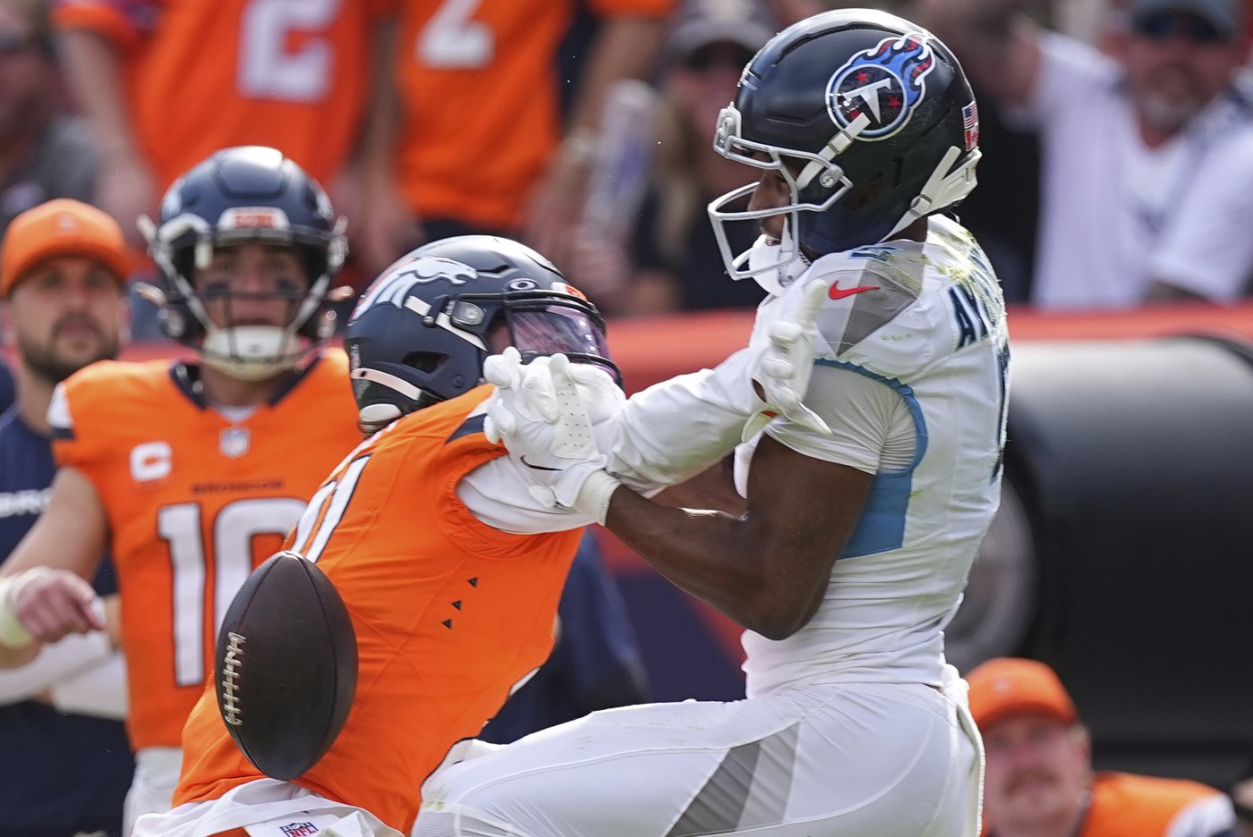 Titans coach Brian Callahan didn't challenge call on a catch and his explanation doesn't help | iNFOnews.ca Titans coach Brian Callahan didn't challenge call on a catch and his explanation doesn't help | iNFOnews.ca