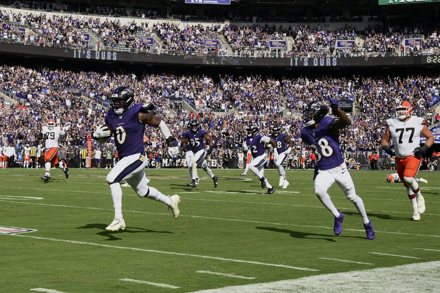 Lamar Jackson is now the NFL's career leader in passer rating. Ravens needed his arm vs. Browns | iNFOnews.ca