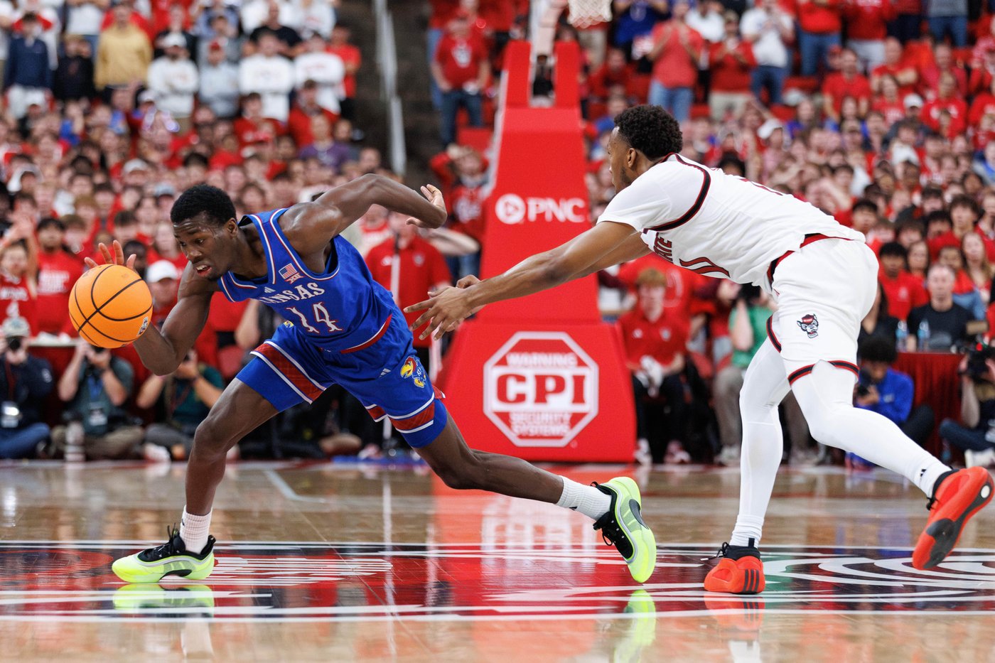 Kansas' Melvin Council Jr. had struggled outside. Then came 9 3-pointers in an OT win at NC State | iNFOnews.ca Kansas' Melvin Council Jr. had struggled outside. Then came 9 3-pointers in an OT win at NC State | iNFOnews.ca