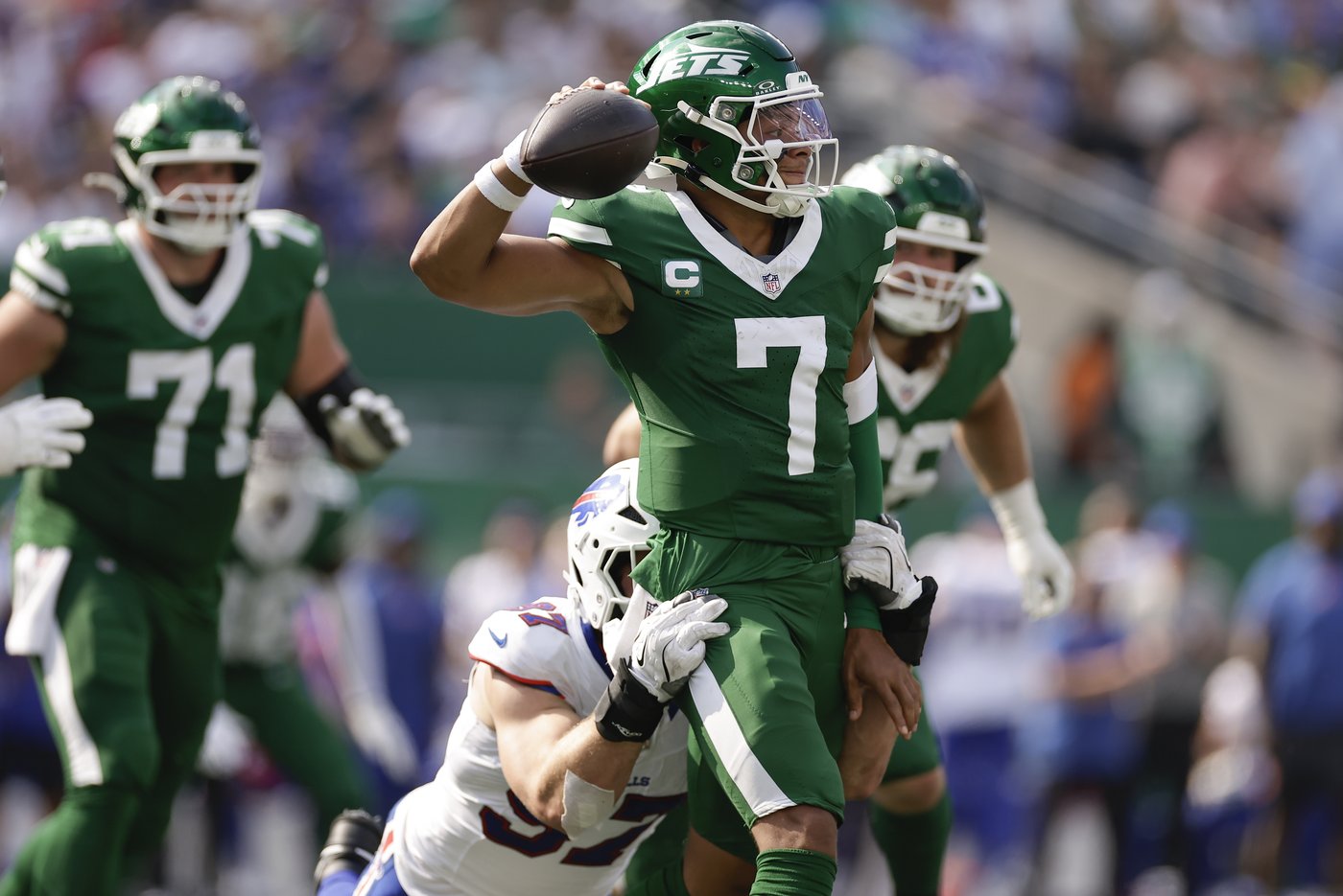 Josh Allen bounces back from bloody nose, leads Bills to easy 30-10 victory over Jets | iNFOnews.ca Josh Allen bounces back from bloody nose, leads Bills to easy 30-10 victory over Jets | iNFOnews.ca