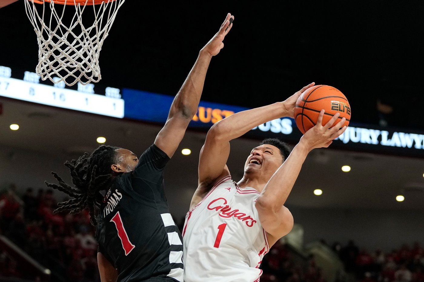 Milos Uzan scores 16, No. 10 Houston beats Cincinnati 76-54 | iNFOnews.ca