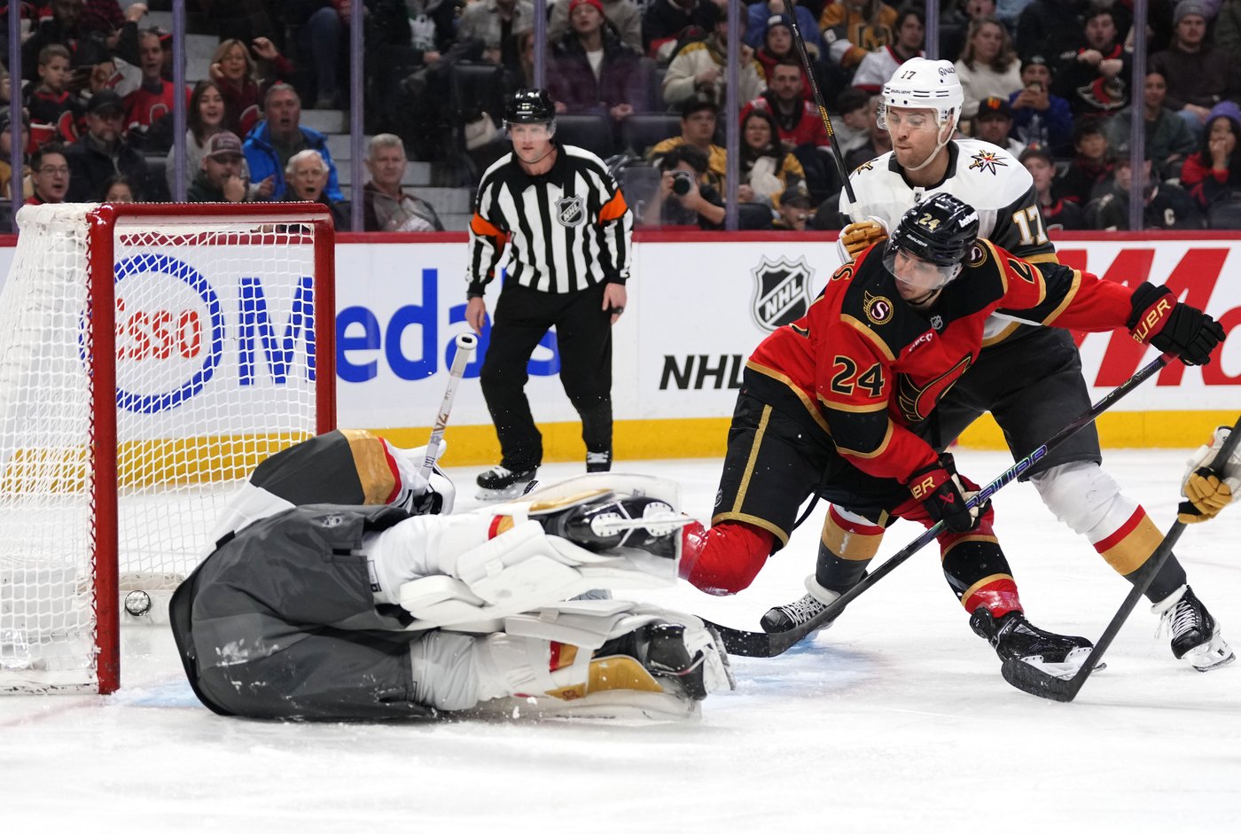 Halliday, Cozens help Senators whip Golden Knights 7-1 | iNFOnews.ca