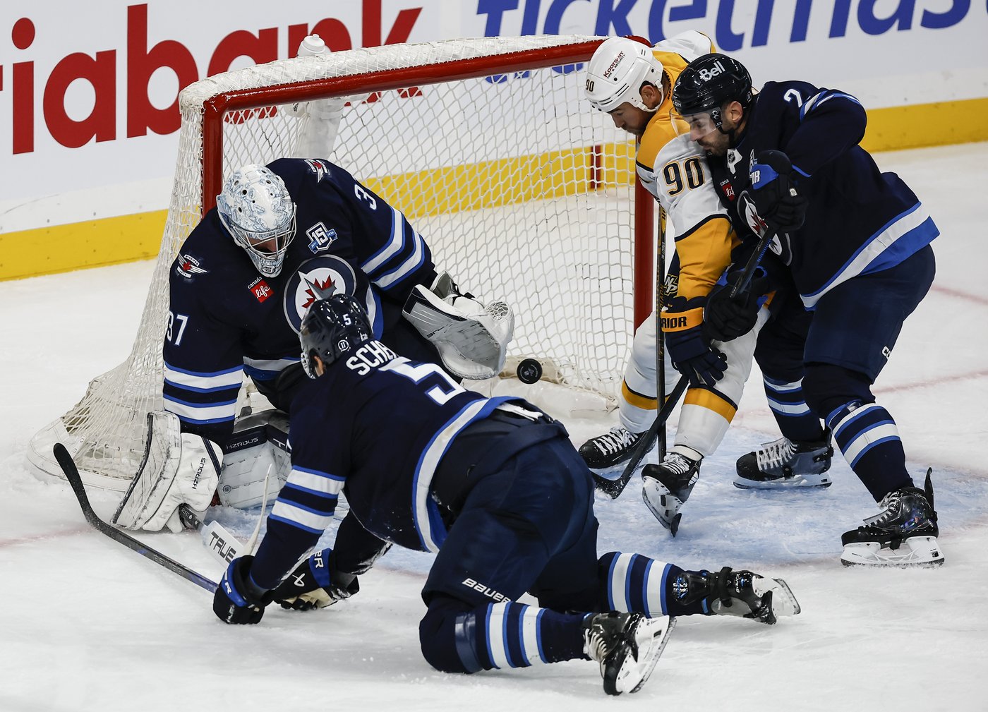 Scheifele helps Jets soar past Predators 4-1 | iNFOnews.ca Scheifele helps Jets soar past Predators 4-1 | iNFOnews.ca