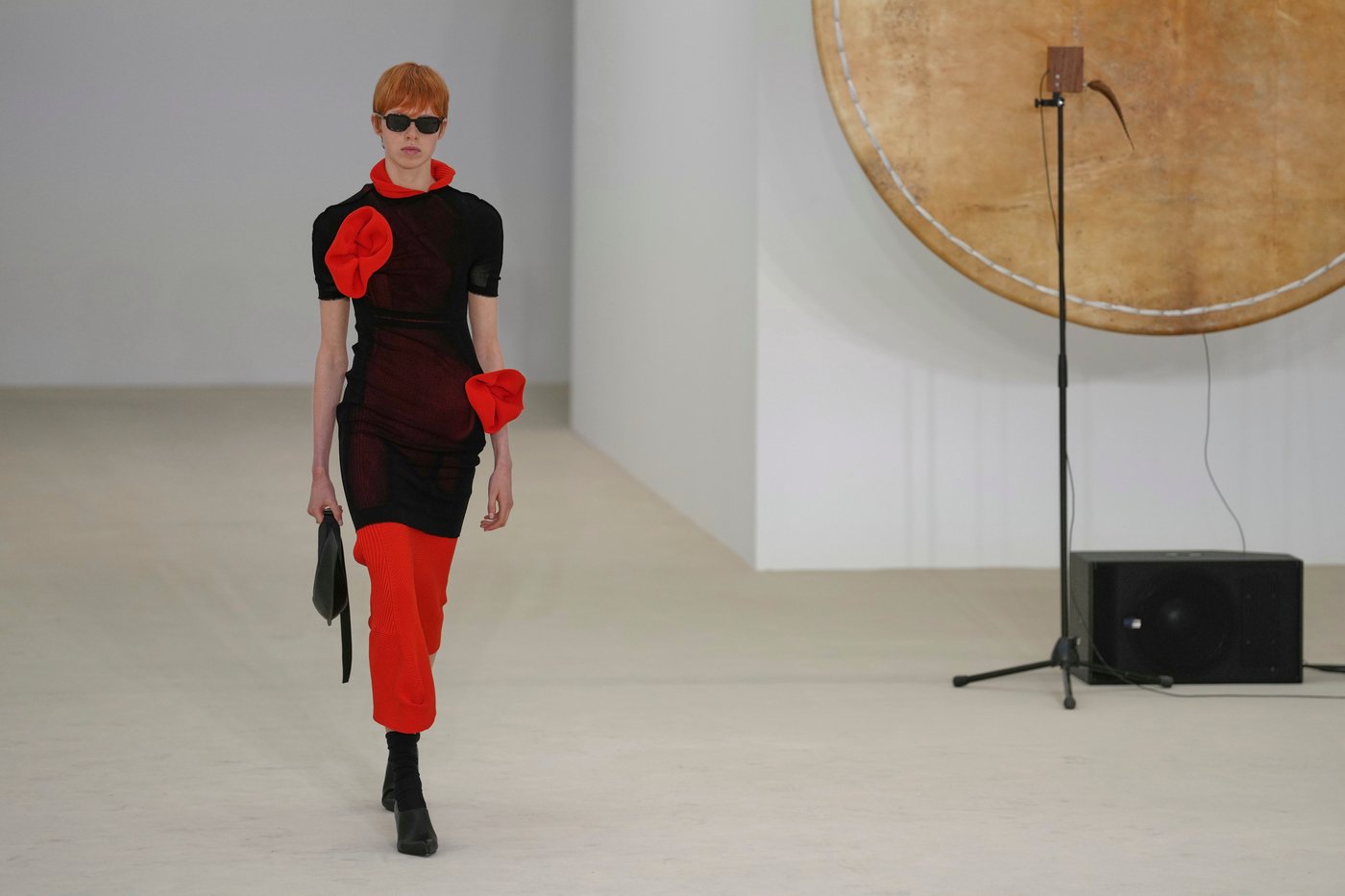 Issey Miyake imagines clothes with a will of their own at Paris Fashion Week | iNFOnews.ca