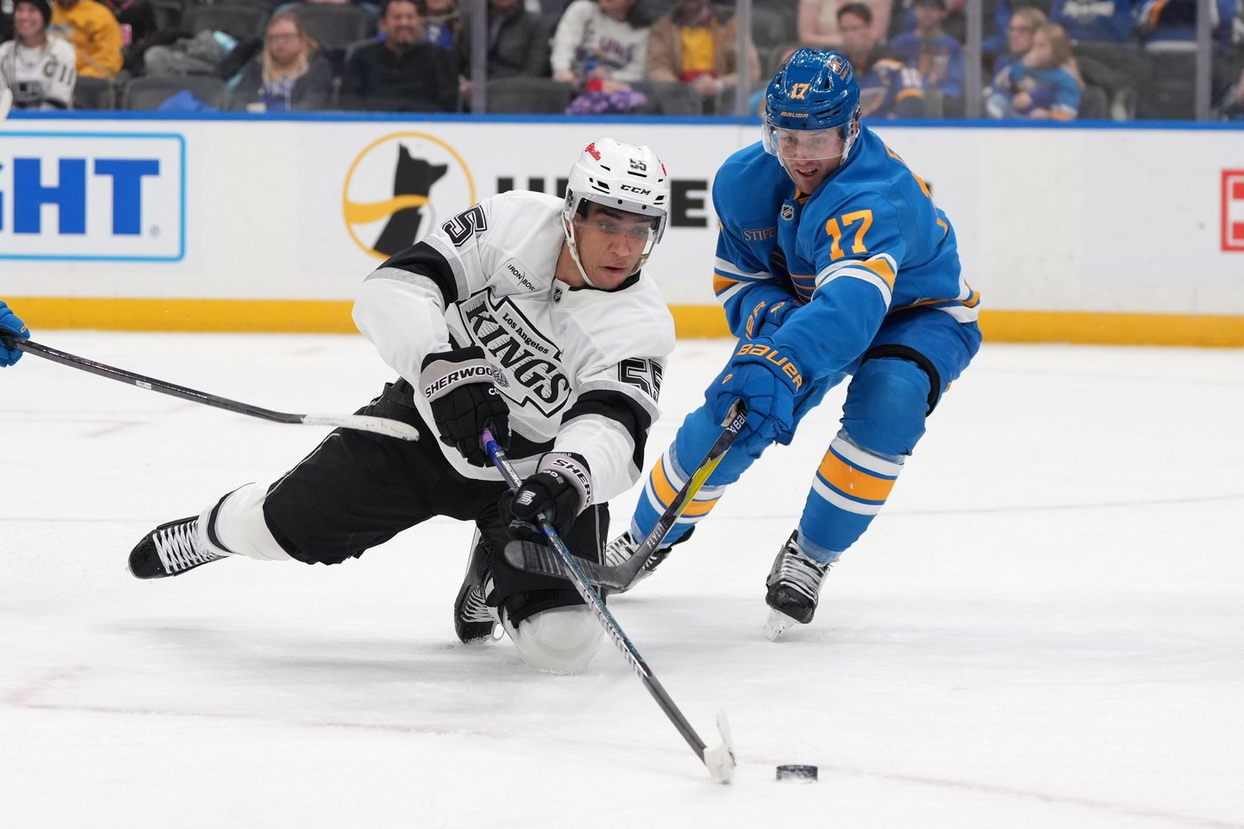 Moore scores deciding goal in shootout as Kings beat Blues 5-4 | iNFOnews.ca