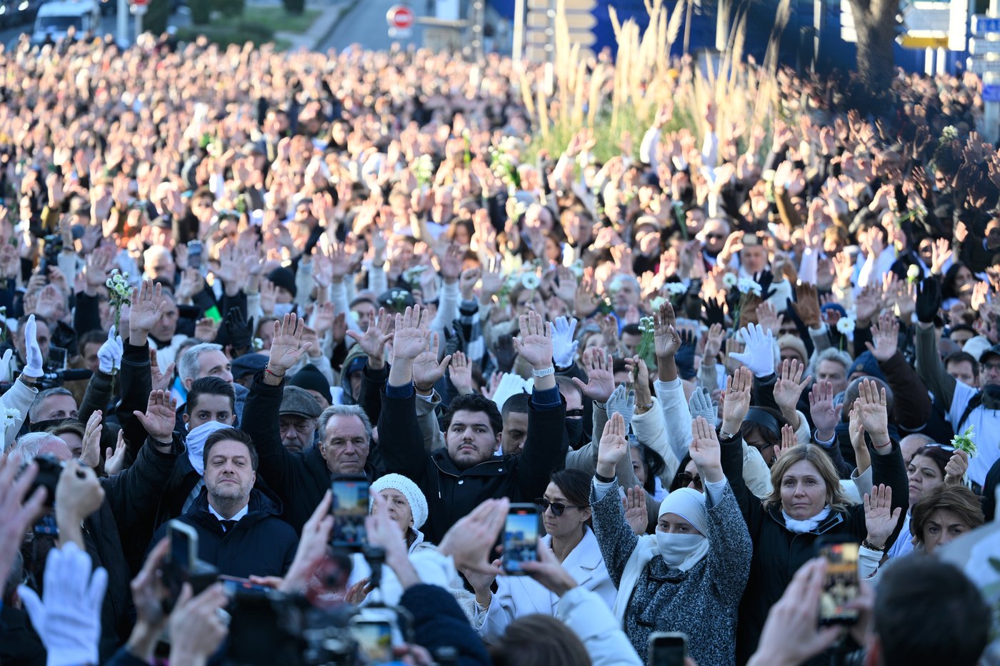 Thousands march in Marseille to denounce drug violence after killing of activist's brother | iNFOnews.ca