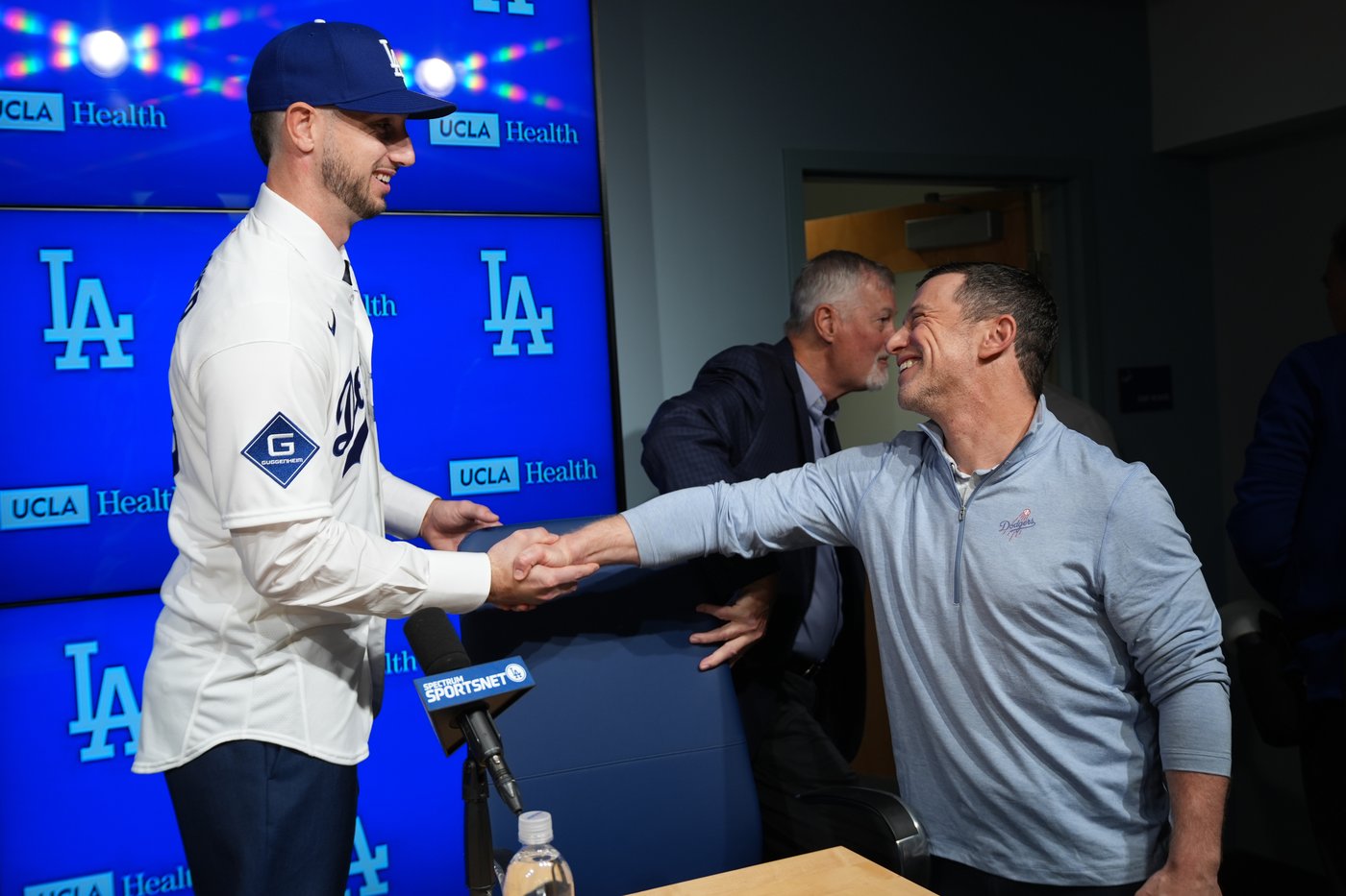 Kyle Tucker joins Dodgers with $240M deal, eyes LA's third straight World Series championship | iNFOnews.ca