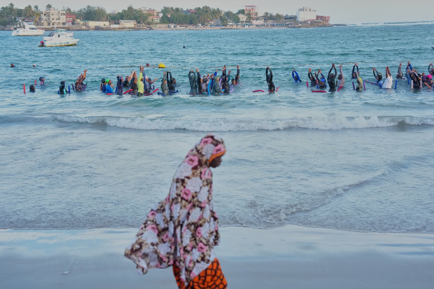 Photos show aquagym classes in Senegal helping people with reduced mobility | iNFOnews.ca