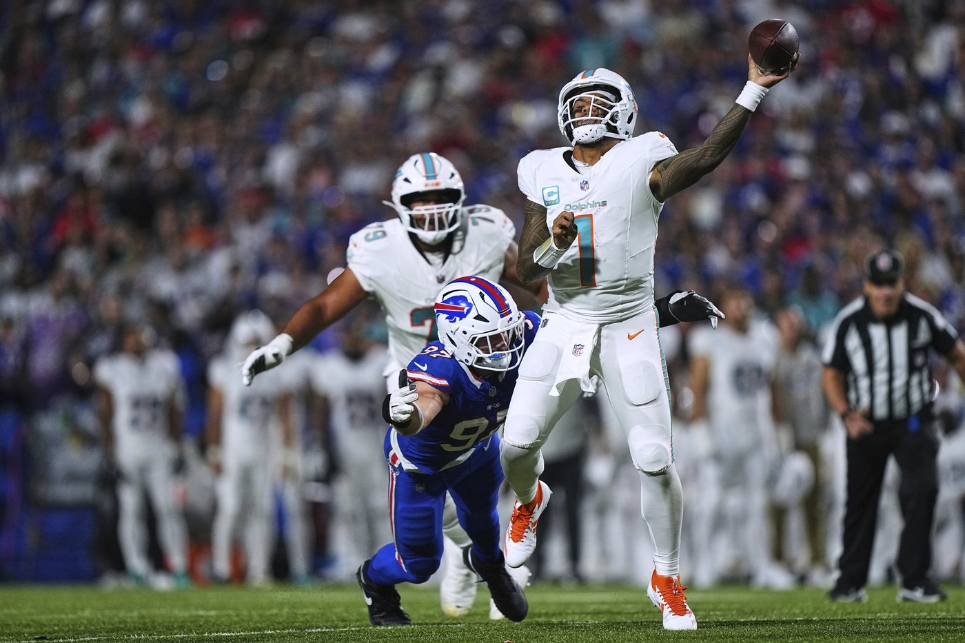 No moral victories in losing, says coach McDaniel after Dolphins drop to 0-3 in 31-21 loss to Bills | iNFOnews.ca No moral victories in losing, says coach McDaniel after Dolphins drop to 0-3 in 31-21 loss to Bills | iNFOnews.ca