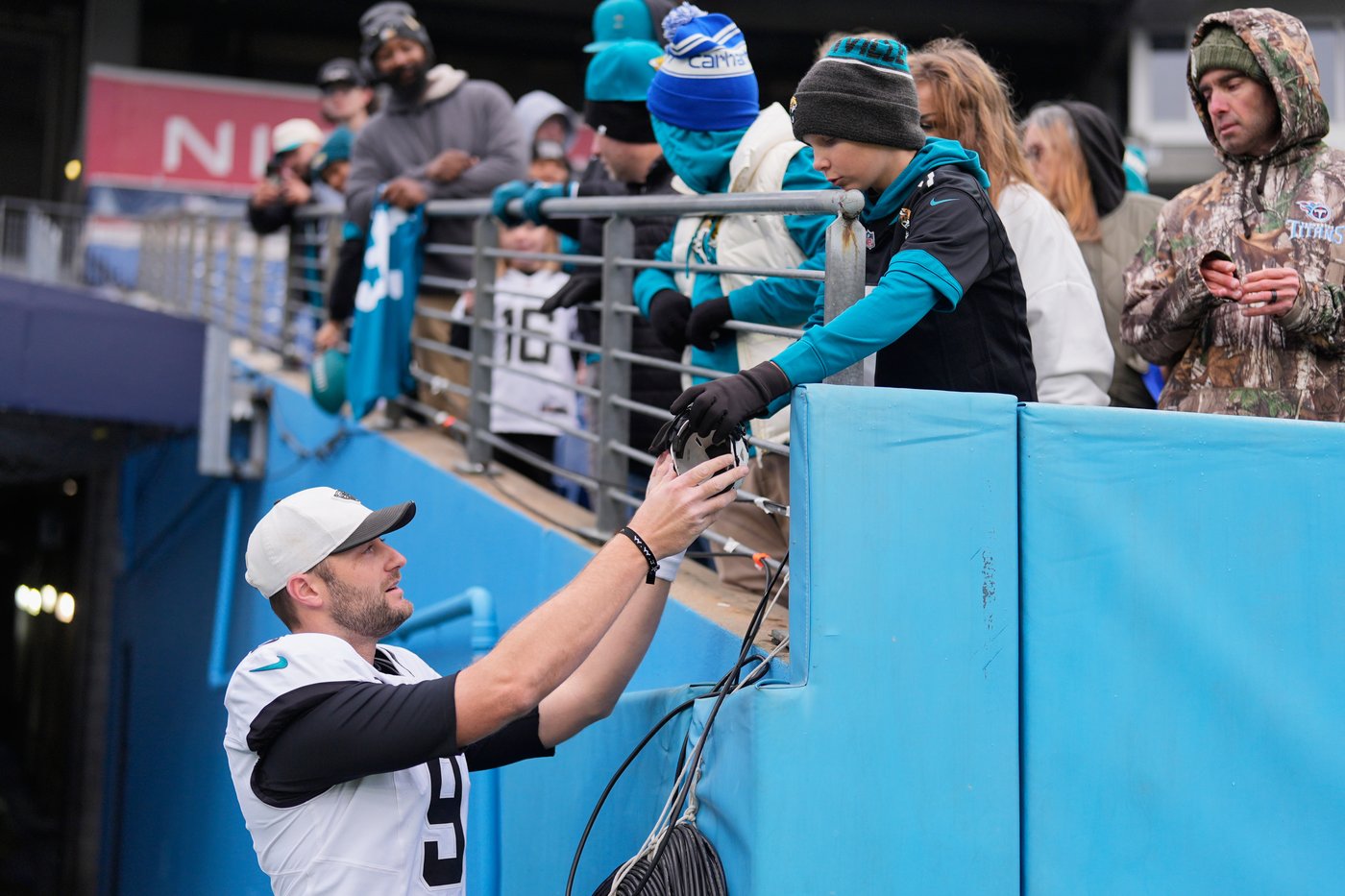 Injury gives Jaguars starting nose tackle chance to fill in at long snapper | iNFOnews.ca