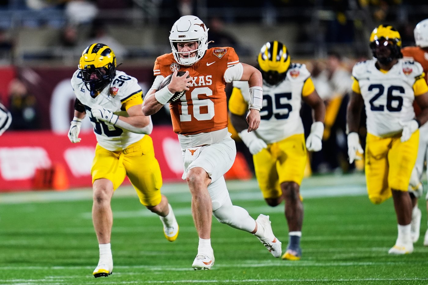 Arch Manning runs and passes Texas past Michigan in Citrus Bowl | iNFOnews.ca