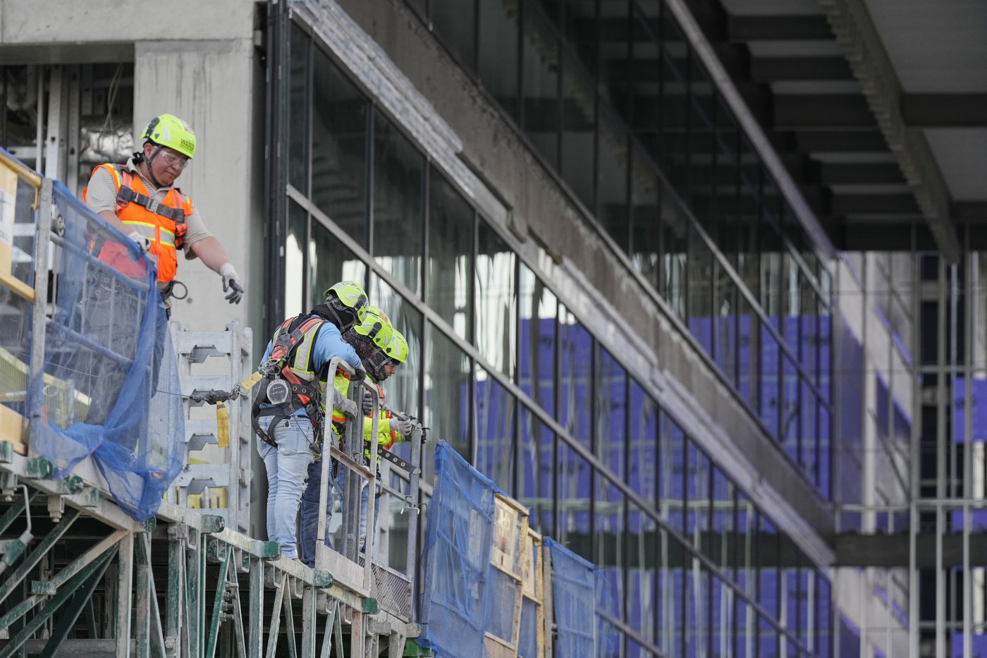 Titans reach halfway point of construction on new enclosed stadium | iNFOnews.ca