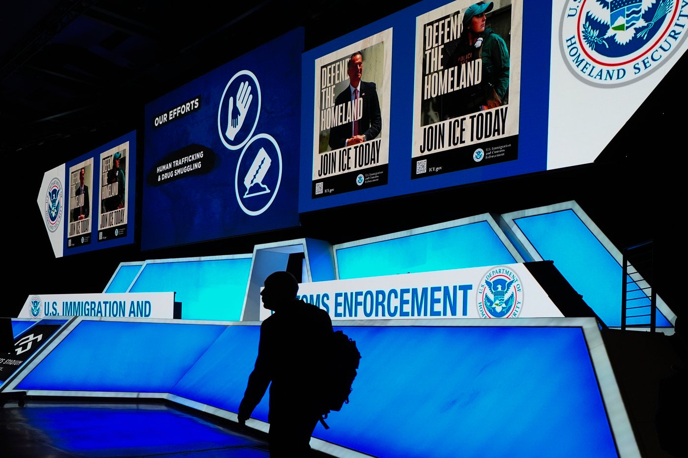 ICE to open national call center to find unaccompanied migrant children | iNFOnews.ca ICE to open national call center to find unaccompanied migrant children | iNFOnews.ca