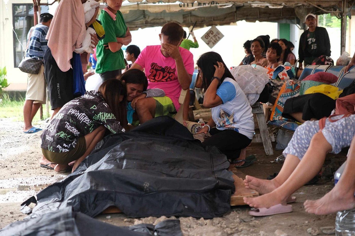 At least 69 people killed in a powerful earthquake that hit the Philippines | iNFOnews.ca