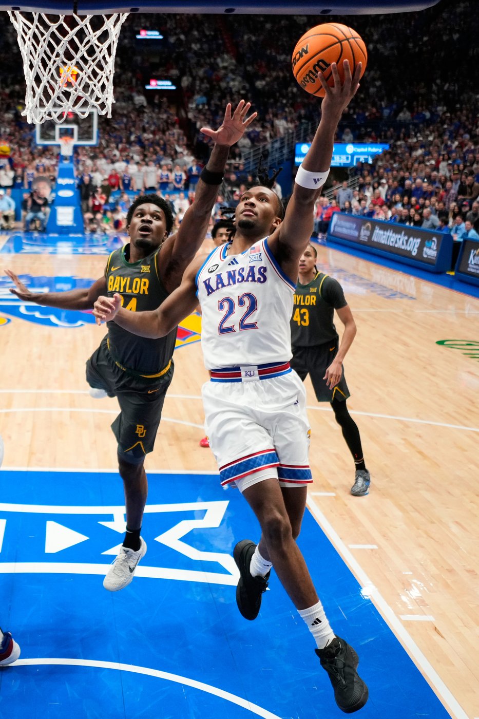 Darryn Peterson scores 26 and Flory Bidunga adds a double-double as Kansas tops Baylor 80-62 | iNFOnews.ca