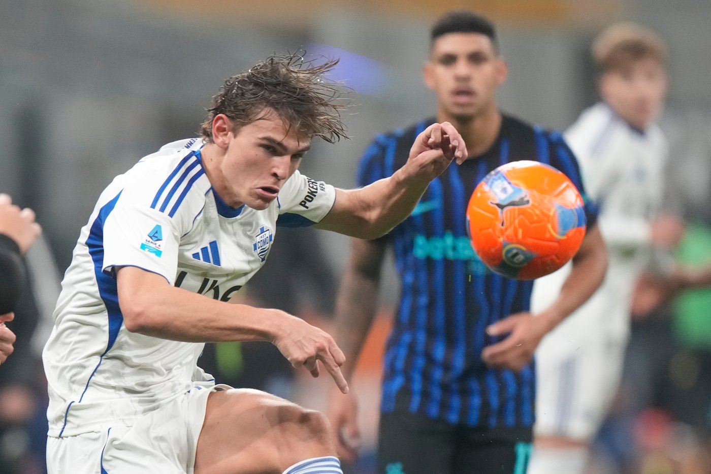 Inter beats Como 4-0 to move atop Serie A. Fiorentina remains winless | iNFOnews.ca