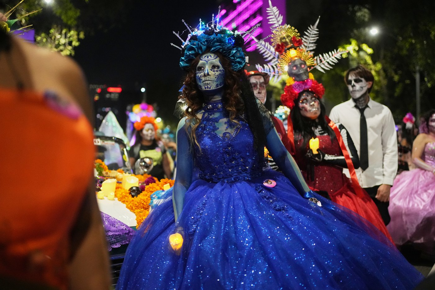 LGBTQ+ artists bring pride to Mexico City's Catrina parade ahead of Day of the Dead, in photos | iNFOnews.ca