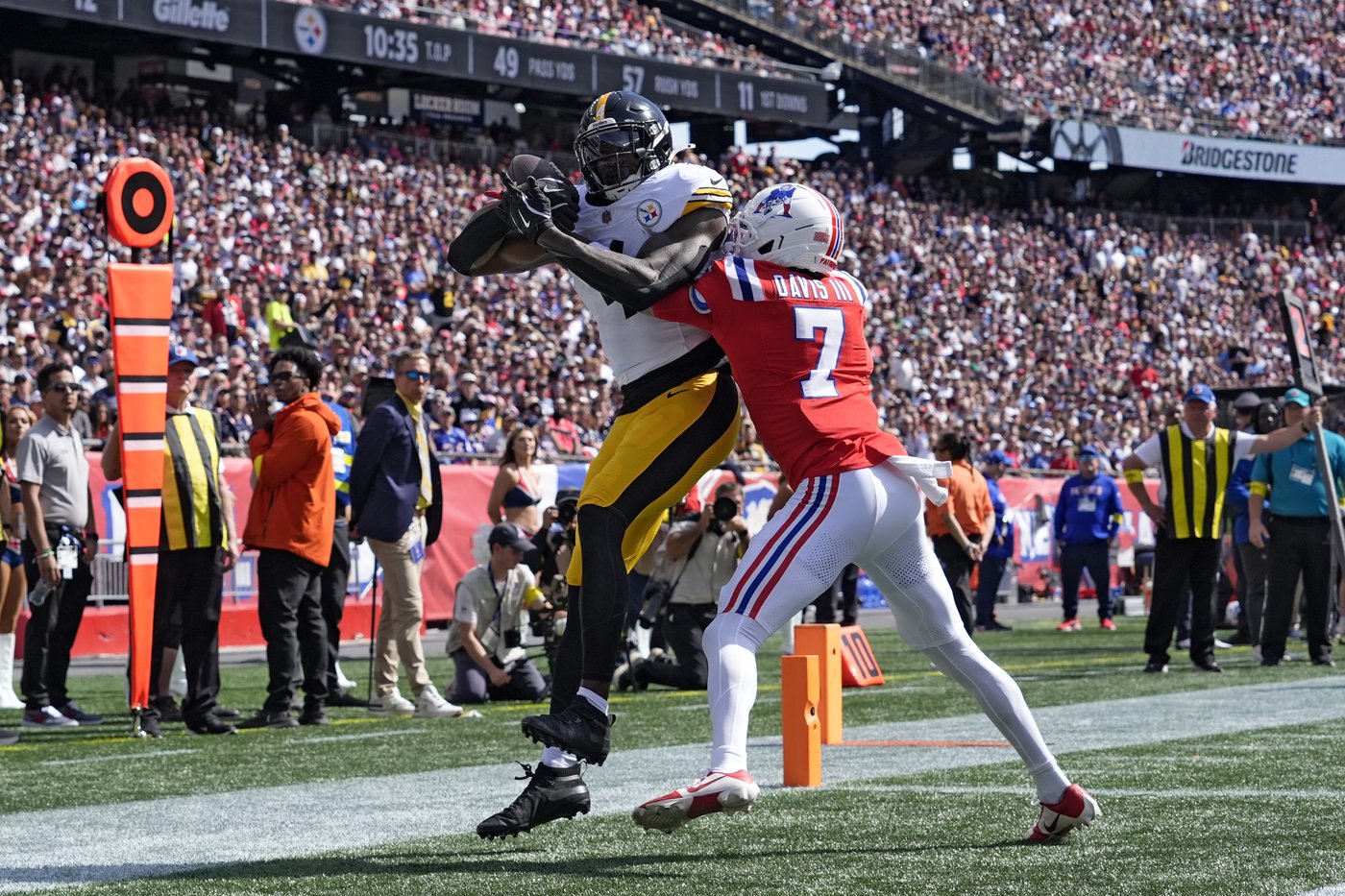 Aaron Rodgers throws 2 TD passes and Steelers force 5 turnovers to beat Patriots 21-14 | iNFOnews.ca