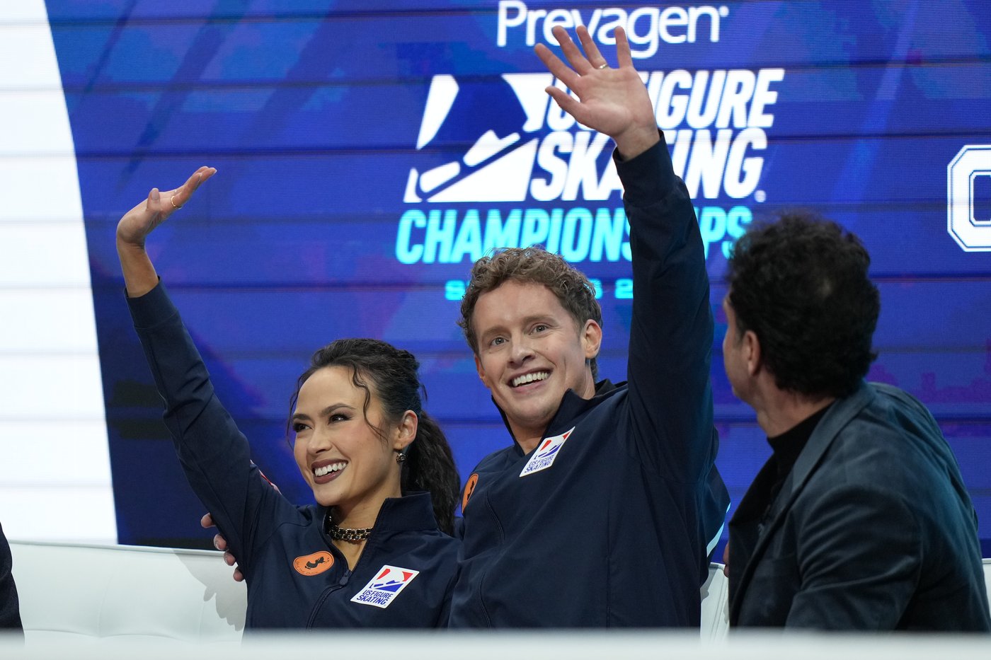 World champs Chock and Bates dazzle with emotional performance at U.S. Figure Skating Championships | iNFOnews.ca