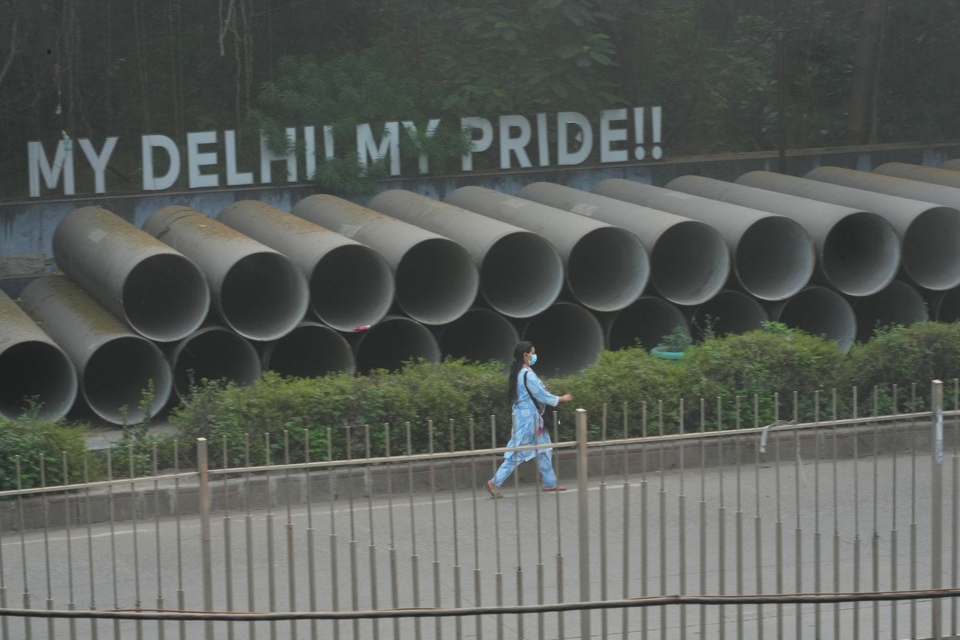 Thick, hazardous smog blankets New Delhi after Diwali fireworks | iNFOnews.ca