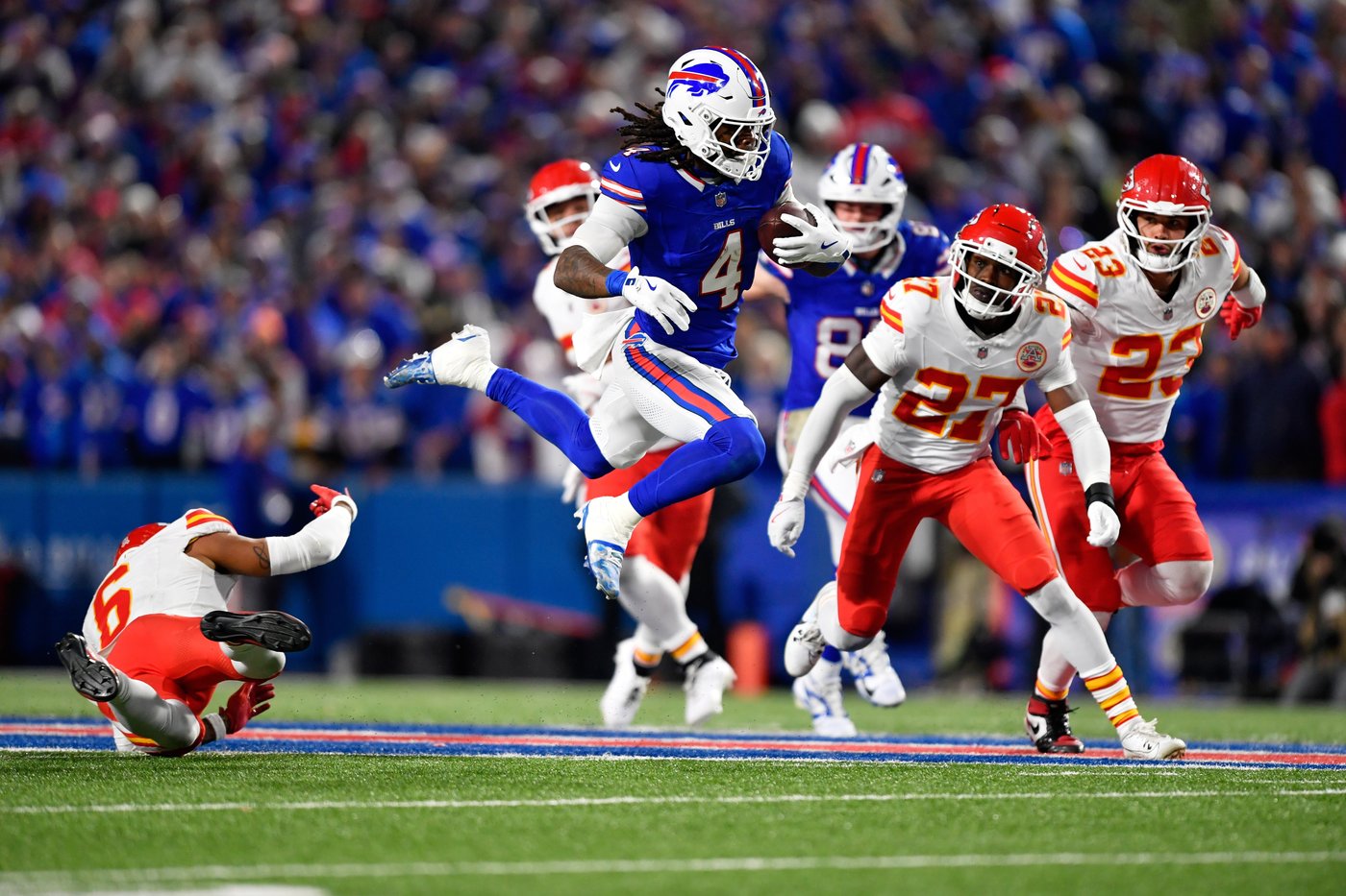 Josh Allen and the Bills reach midway point at 6-2 with signature win over rival Chiefs | iNFOnews.ca