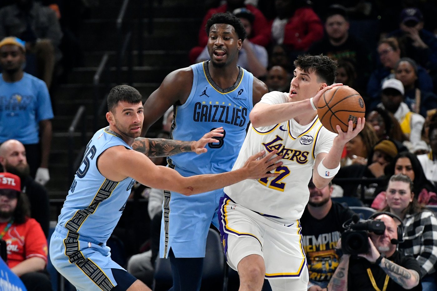 Doncic returns after 3-game absence, scores 44 to lead Lakers past Grizzlies 117-112 | iNFOnews.ca