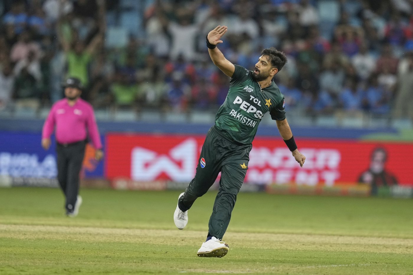 Still no handshakes as India beats Pakistan by 6 wickets at Asia Cup cricket | iNFOnews.ca Still no handshakes as India beats Pakistan by 6 wickets at Asia Cup cricket | iNFOnews.ca