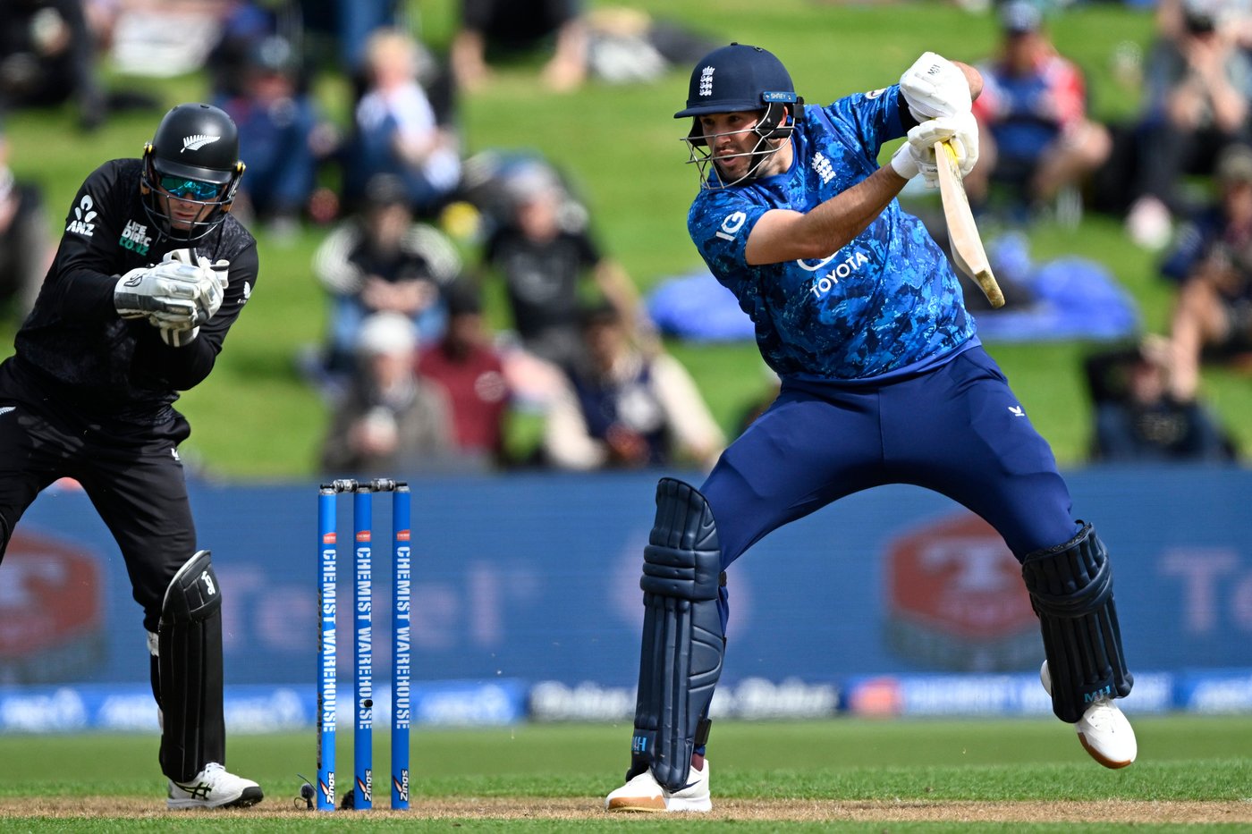England bowled out for 175 after another top-order failure in the 2nd ODI against New Zealand | iNFOnews.ca England bowled out for 175 after another top-order failure in the 2nd ODI against New Zealand | iNFOnews.ca