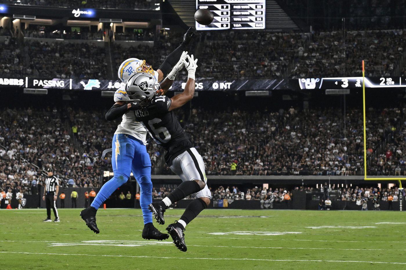 Not even Tom Brady in the booth can bolster Raiders' offense in 20-9 loss to Chargers | iNFOnews.ca