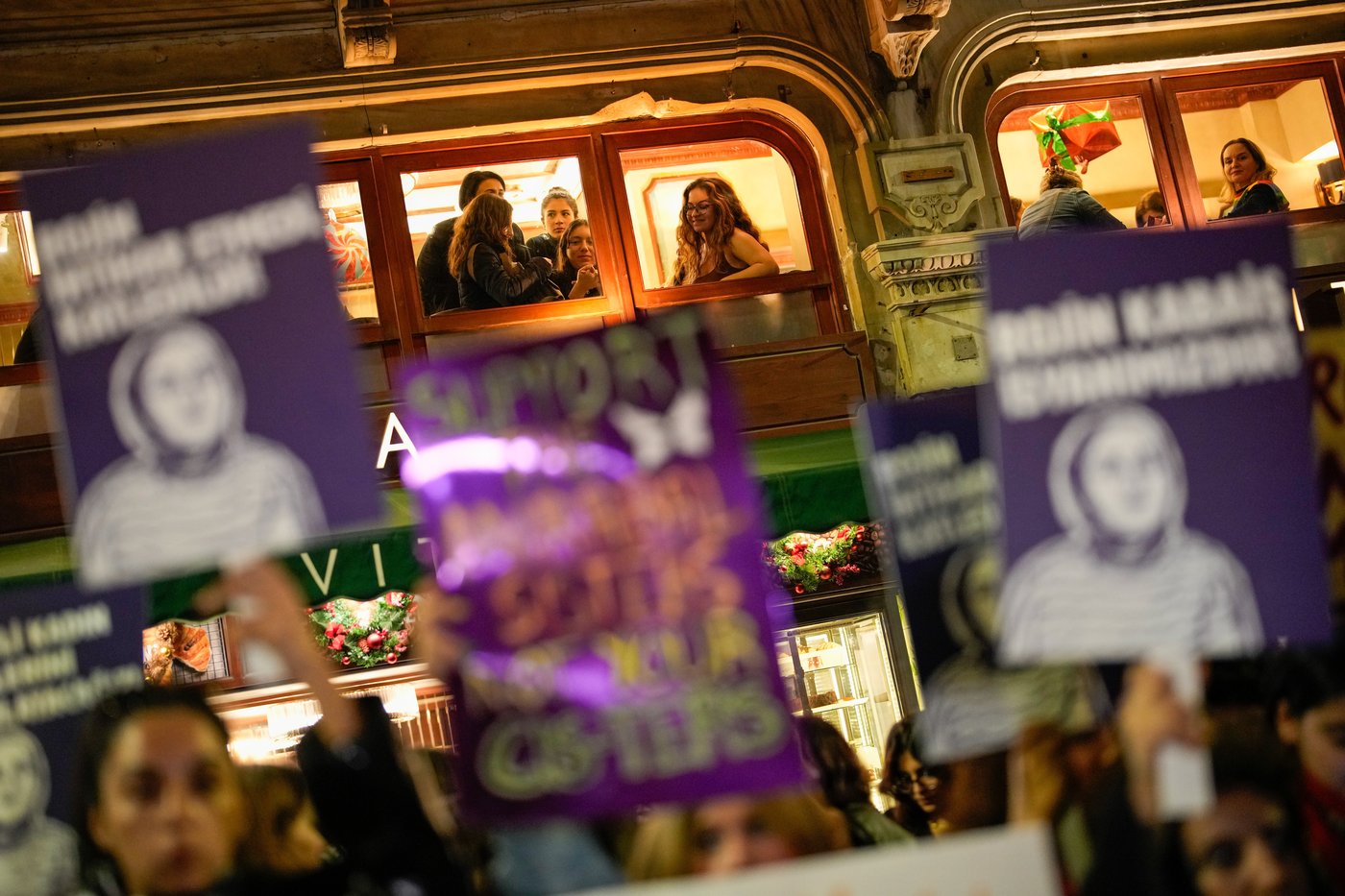 Photos show thousands demanding an end to violence against women and girls | iNFOnews.ca