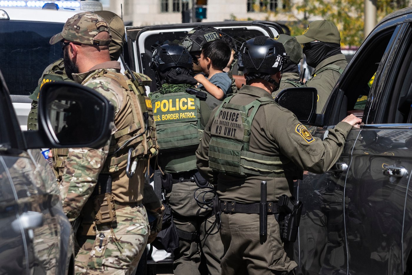El Paso bishop brings Pope Leo XIV desperate letters from migrants in crosshairs of US crackdown | iNFOnews.ca