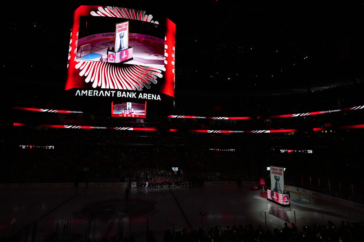 Panthers celebrate Stanley Cup win with banner ceremony, eye historic three-peat as NHL kings | iNFOnews.ca