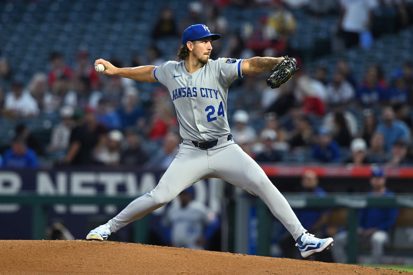 Pasquantino has HR and 3 RBIs, Witt gets 4 hits as Royals beat Angels 9-4 | iNFOnews.ca