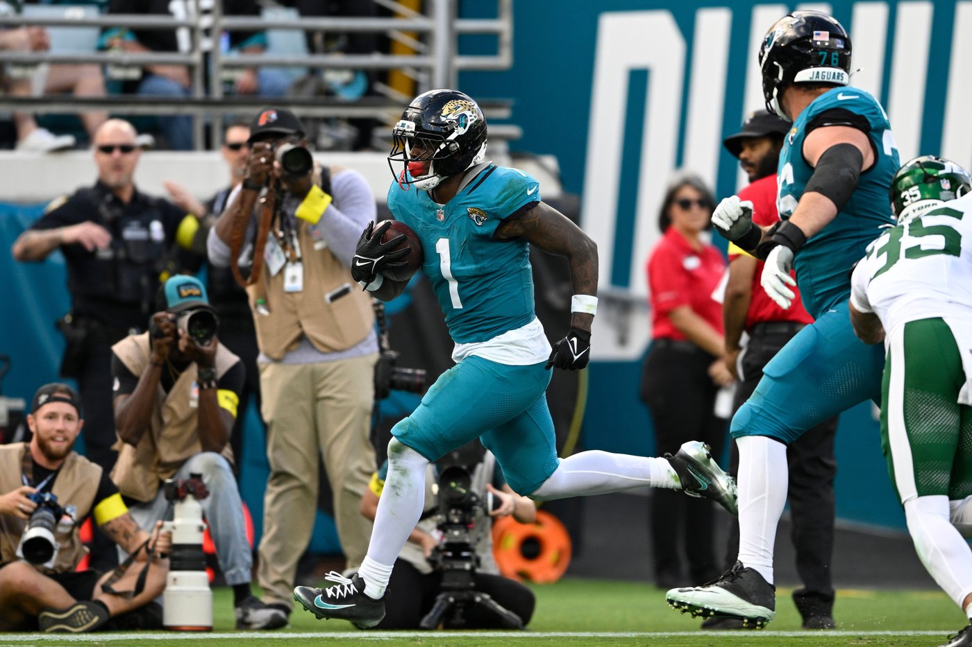 Jaguars' Travis Etienne on a TD tear in what could be his final season in Jacksonville | iNFOnews.ca