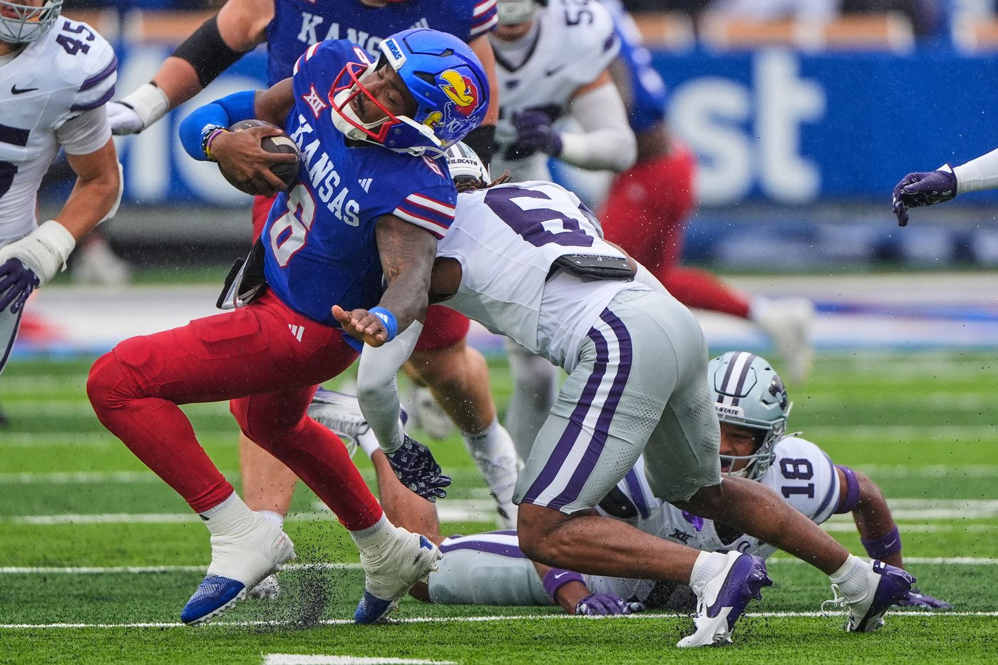 Kansas State beats Kansas 42-17 for 17th straight Sunflower Showdown win | iNFOnews.ca Kansas State beats Kansas 42-17 for 17th straight Sunflower Showdown win | iNFOnews.ca