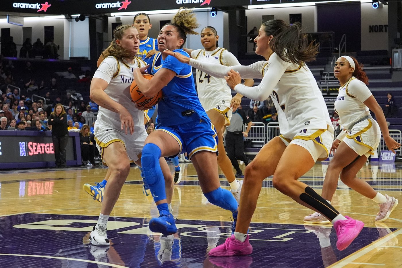 No. 3 UCLA dominates Northwestern 80-46 for 13th straight win | iNFOnews.ca