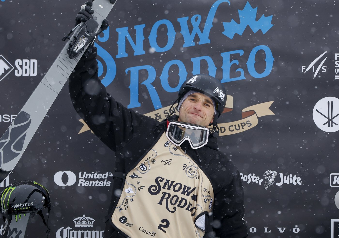 Canada's Sharpe, Fraser amp up Olympic halfpipe preparation after Calgary World Cup | iNFOnews.ca