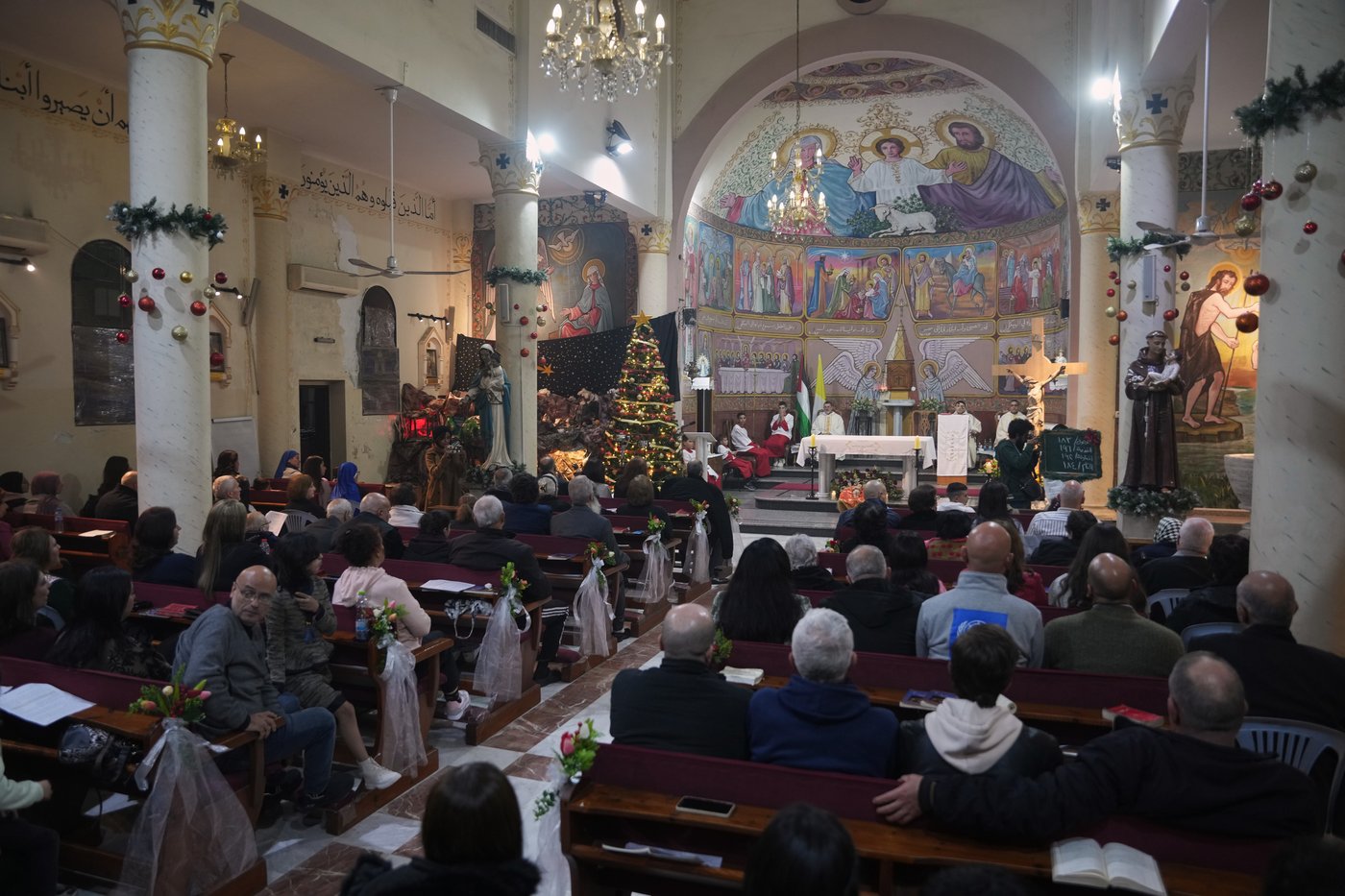 Faithful return to Bethlehem and Pope Leo XIV celebrates his first Christmas Eve Mass at St. Peter's | iNFOnews.ca