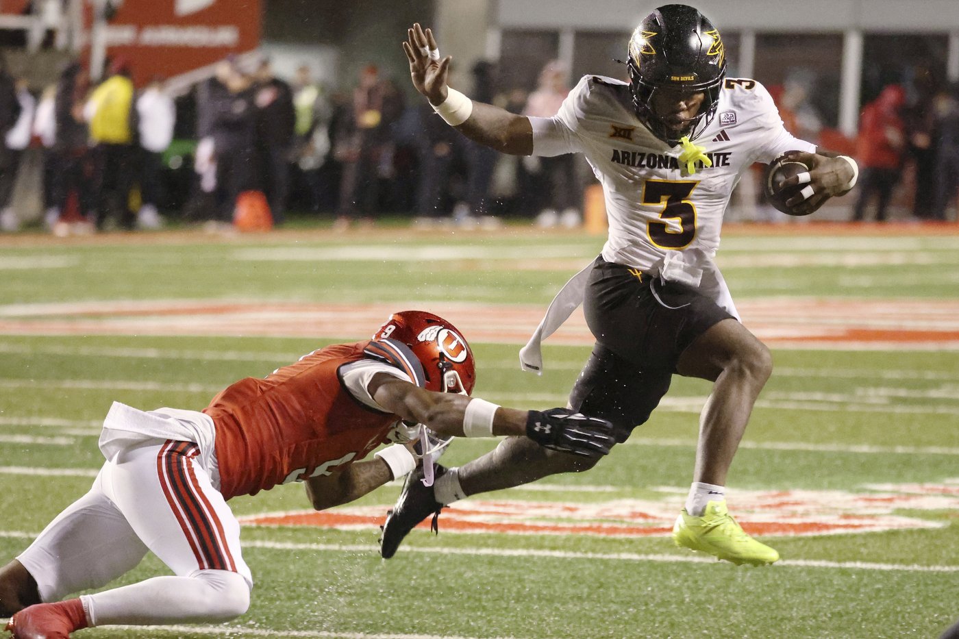 Dampier runs for 120 yards, 3 TDs as Utah rolls to 42-10 win over No. 21 Arizona State | iNFOnews.ca