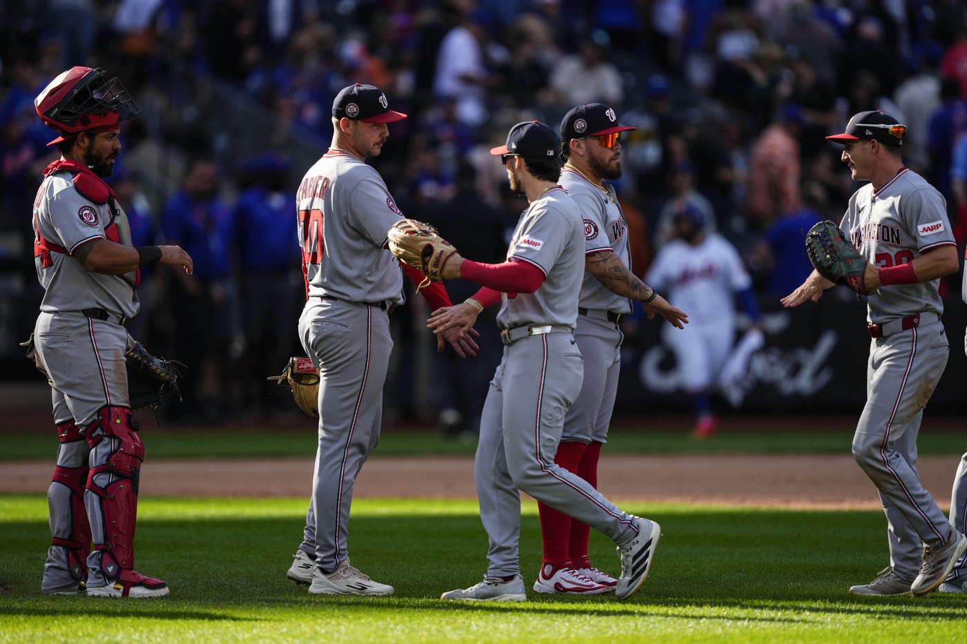 Fancy footwork: Young's spectacular catches in center lead Nationals past Mets | iNFOnews.ca