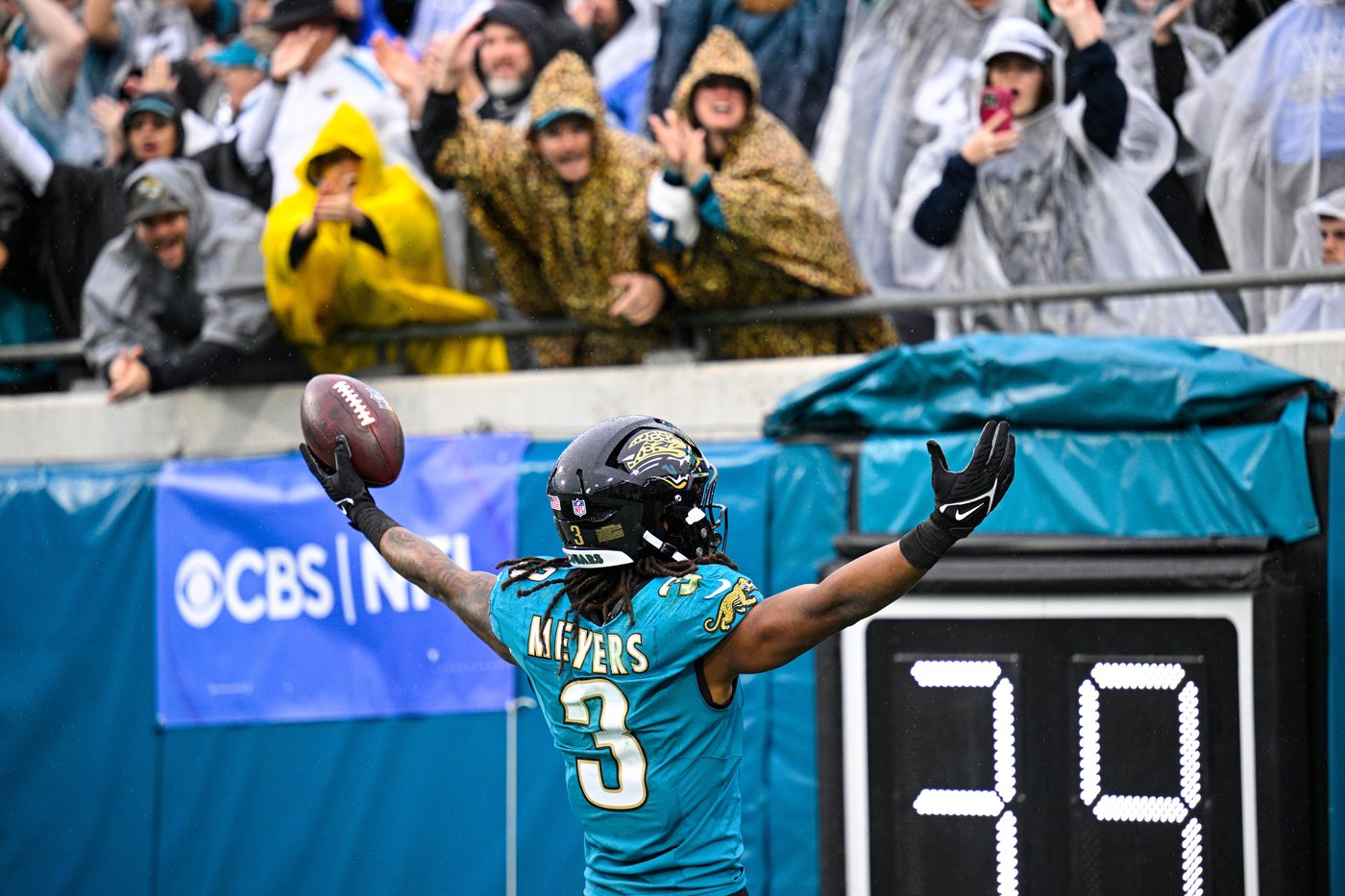 Receiver Jakobi Meyers and the Jaguars agree to a 3-year, $60M extension, AP source says | iNFOnews.ca Receiver Jakobi Meyers and the Jaguars agree to a 3-year, $60M extension, AP source says | iNFOnews.ca