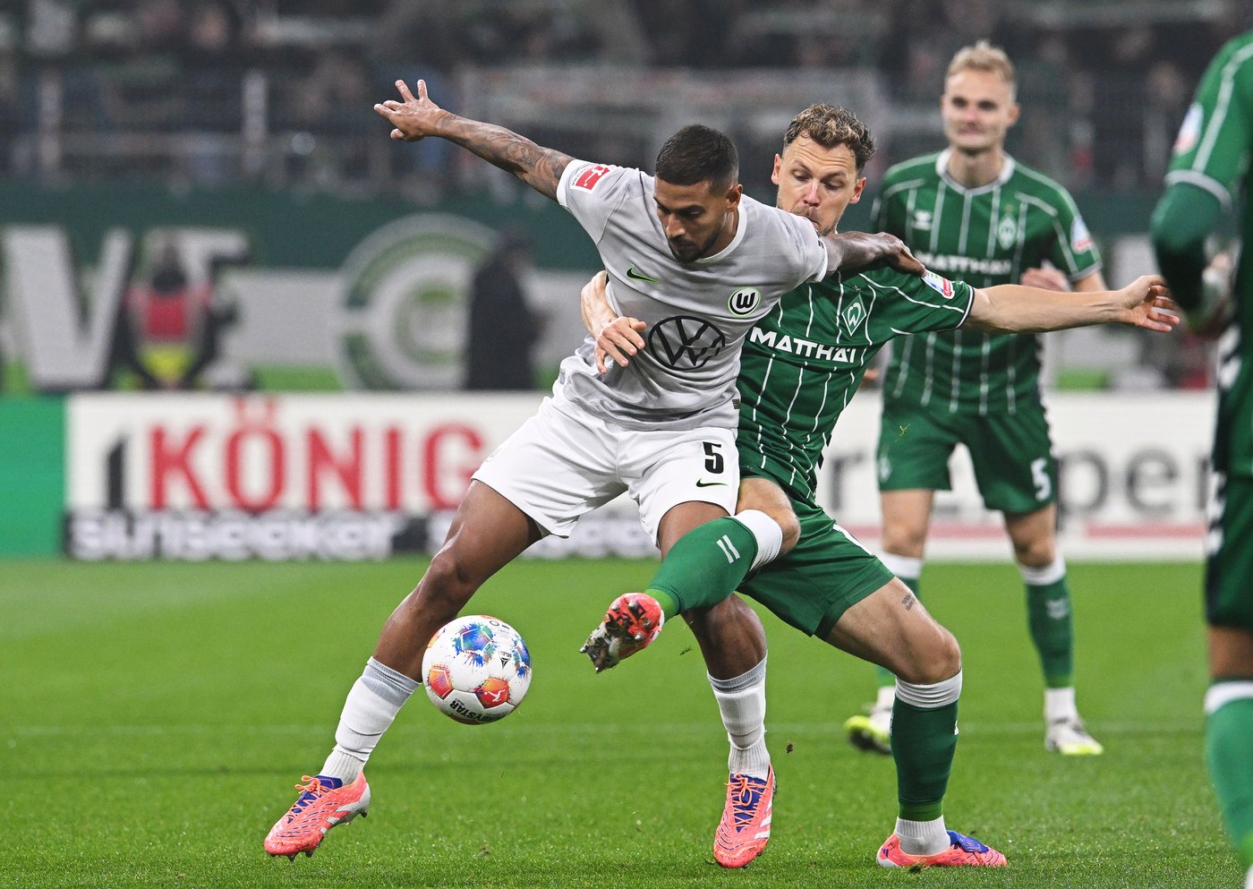 Bremen strikes late twice to beat Wolfsburg and pile pressure on coach Simonis | iNFOnews.ca Bremen strikes late twice to beat Wolfsburg and pile pressure on coach Simonis | iNFOnews.ca