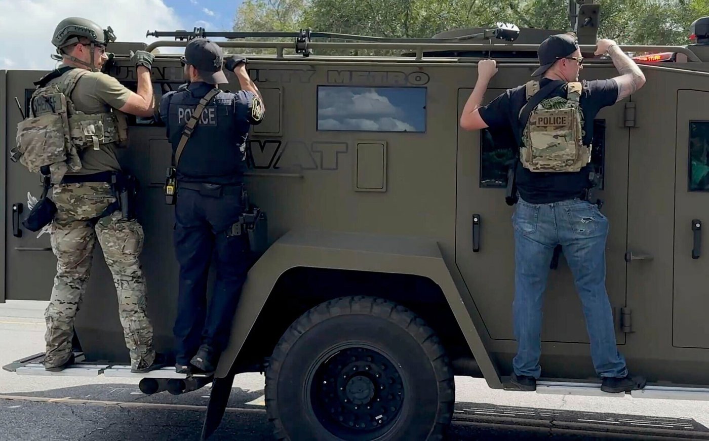 Photos from Utah Valley University before and after the shooting of Charlie Kirk | iNFOnews.ca
