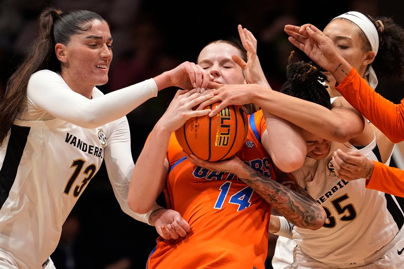 Mikayla Blakes scores 30 in No. 5 Vanderbilt's comeback win over Florida | iNFOnews.ca