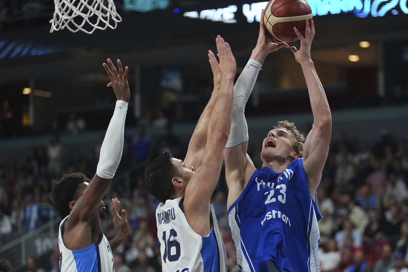 Schröder takes over late, Germany tops Turkey 88-83 for EuroBasket gold. Greece, Giannis win bronze | iNFOnews.ca