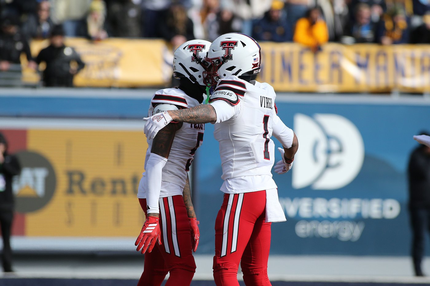 Morton throws for 3 TDs, LB Rodriguez scores on offense again and Texas Tech whips WVU 49-0 | iNFOnews.ca